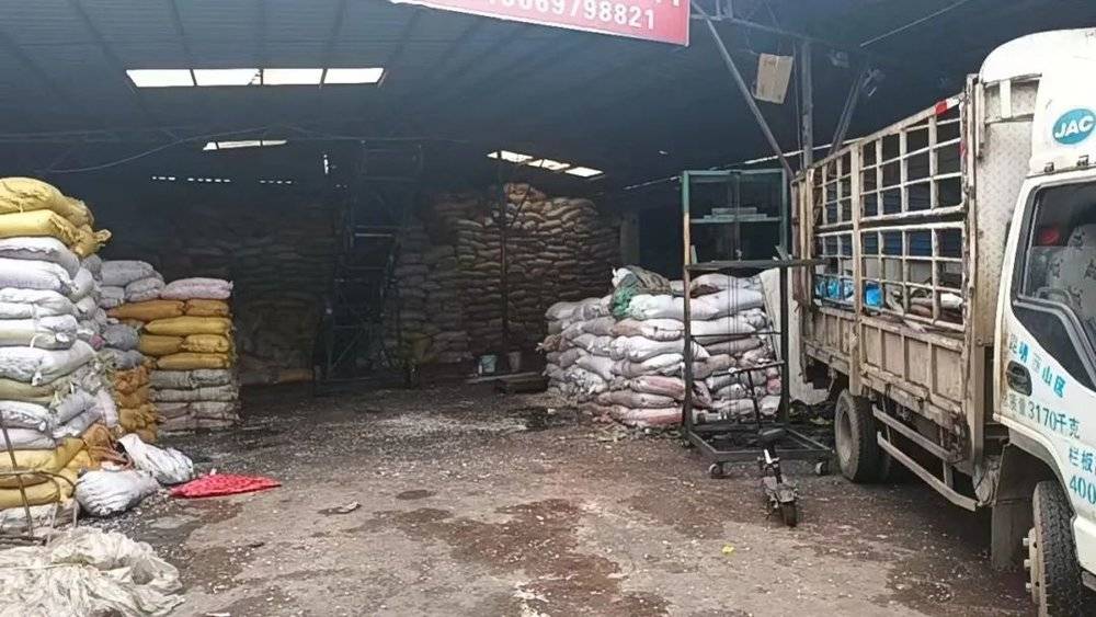 第一代农民工困于城市与农村之间(图6) 第一代农民工困于城市与农村之间(图6)