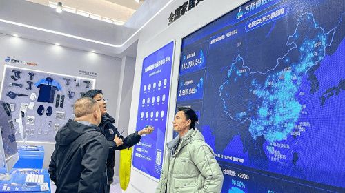 第33届中国国际建筑装饰及材料博览会开幕 万师傅全方位彰显服务力(图3) 第33届中国国际建筑装饰及材料博览会开幕 万师傅全方位彰显服务力(图3)