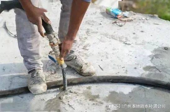 揭秘防水补漏材料按斤算的骗局：如何避免成为受害者？(图1)