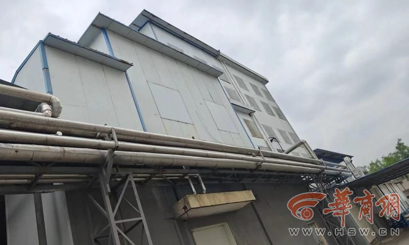 企业生产厂房、餐厅竟然用泡沫彩钢板搭建? 西安消防依法查封(图3) 企业生产厂房、餐厅竟然用泡沫彩钢板搭建? 西安消防依法查封(图3)