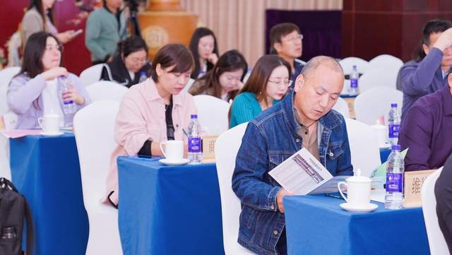 2025中国（武汉）整装定制家居展新闻发布会在京召开(图2)
