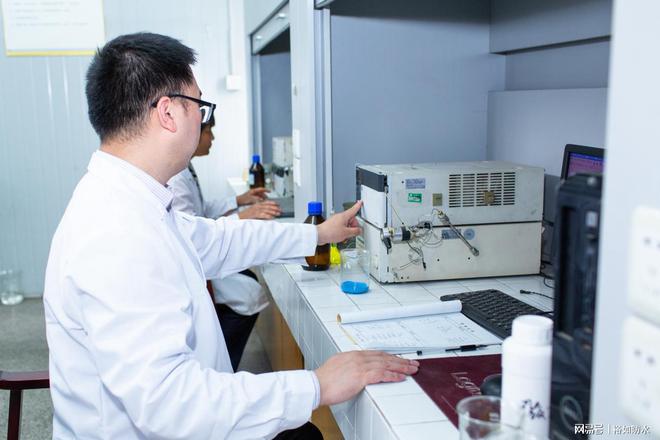 裕如丙烯酸盐喷膜防水材料好在哪里？(图3)