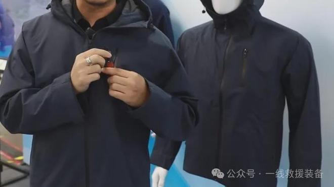 防溺水冲锋衣3秒打开显著提高生存率创新应急民用产品亮相(图2)
