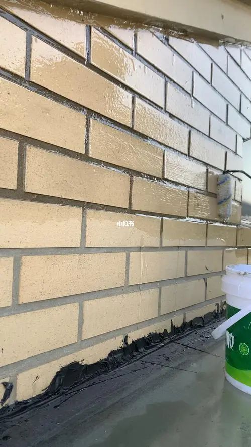 外墙漏水不用砸砖维修 无需砸砖的解决方案(图1) 外墙漏水不用砸砖维修 无需砸砖的解决方案(图1)