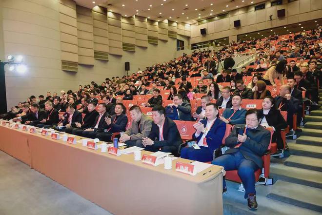 中国建筑装饰装修材料协会五届五次会员代表大会在京圆满落幕(图5) 中国建筑装饰装修材料协会五届五次会员代表大会在京圆满落幕(图5)