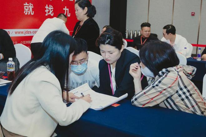管理费全免、送家具家电、承诺零增项不愧是19楼开年大展卷疯了!(图4) 管理费全免、送家具家电、承诺零增项不愧是19楼开年大展卷疯了!(图4)