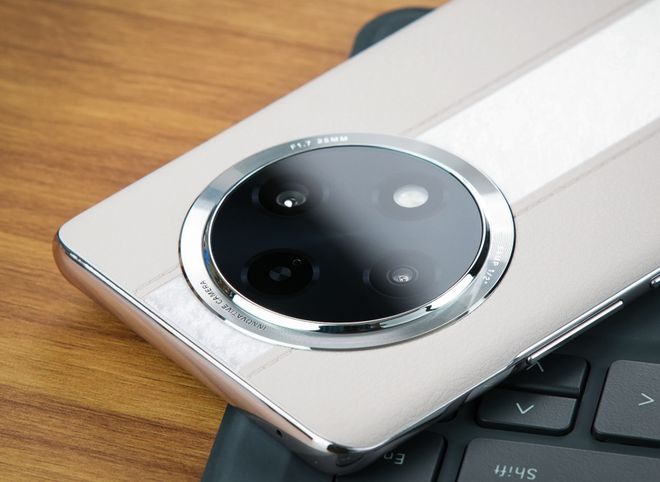 OPPO“抗造王”满级防水+360度抗摔旗舰外观降到1189元(图5) OPPO“抗造王”满级防水+360度抗摔旗舰外观降到1189元(图5)
